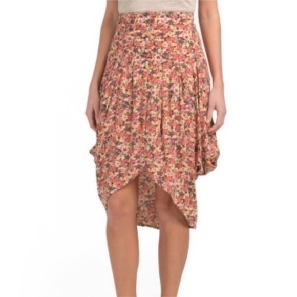 Free People Dresses & Skirts - FREE PEOPLE flounce floral asymmetrical skirt